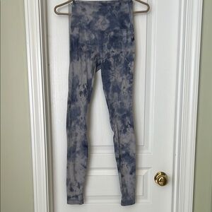 Lululemon Athletica Blue and White Leggings for Athleisure